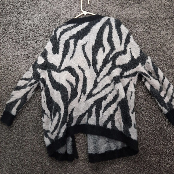 Easel Open Cardigan Sweater Women Medium Black Zebra Shaggy Slouchy Outerwear - Picture 8 of 9